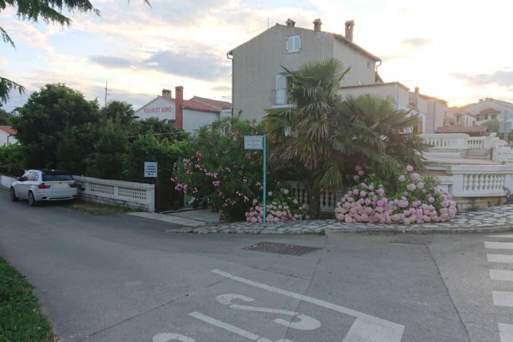 Near Beach - Apartments Marica - Studio โรวีน ภายนอก รูปภาพ